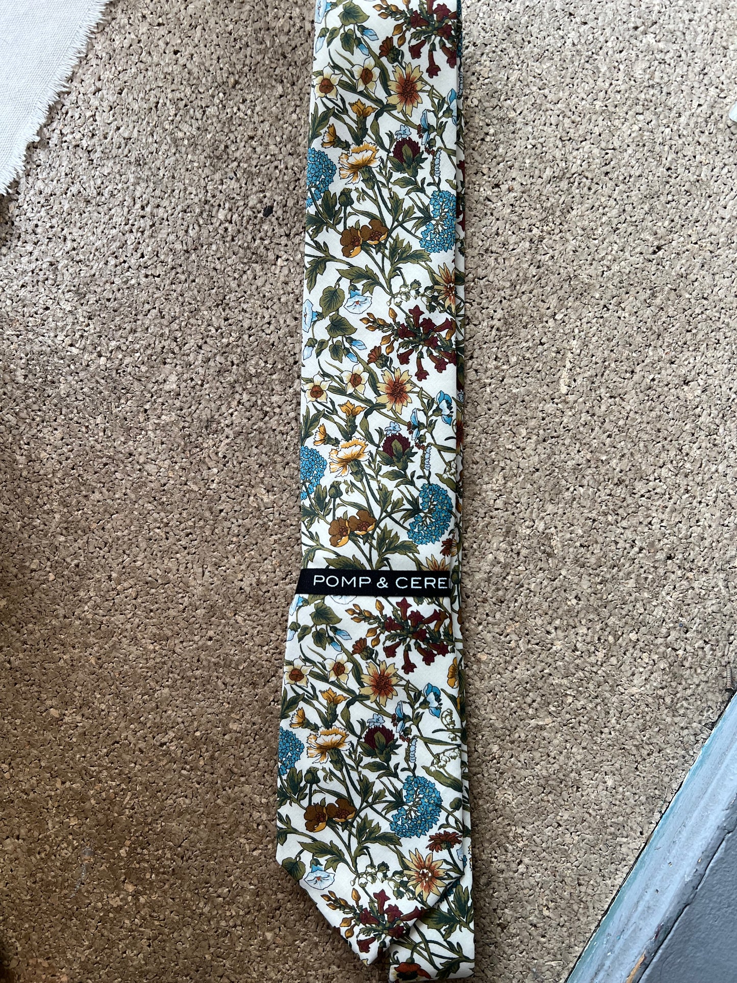 Pomp & Ceremony Tie