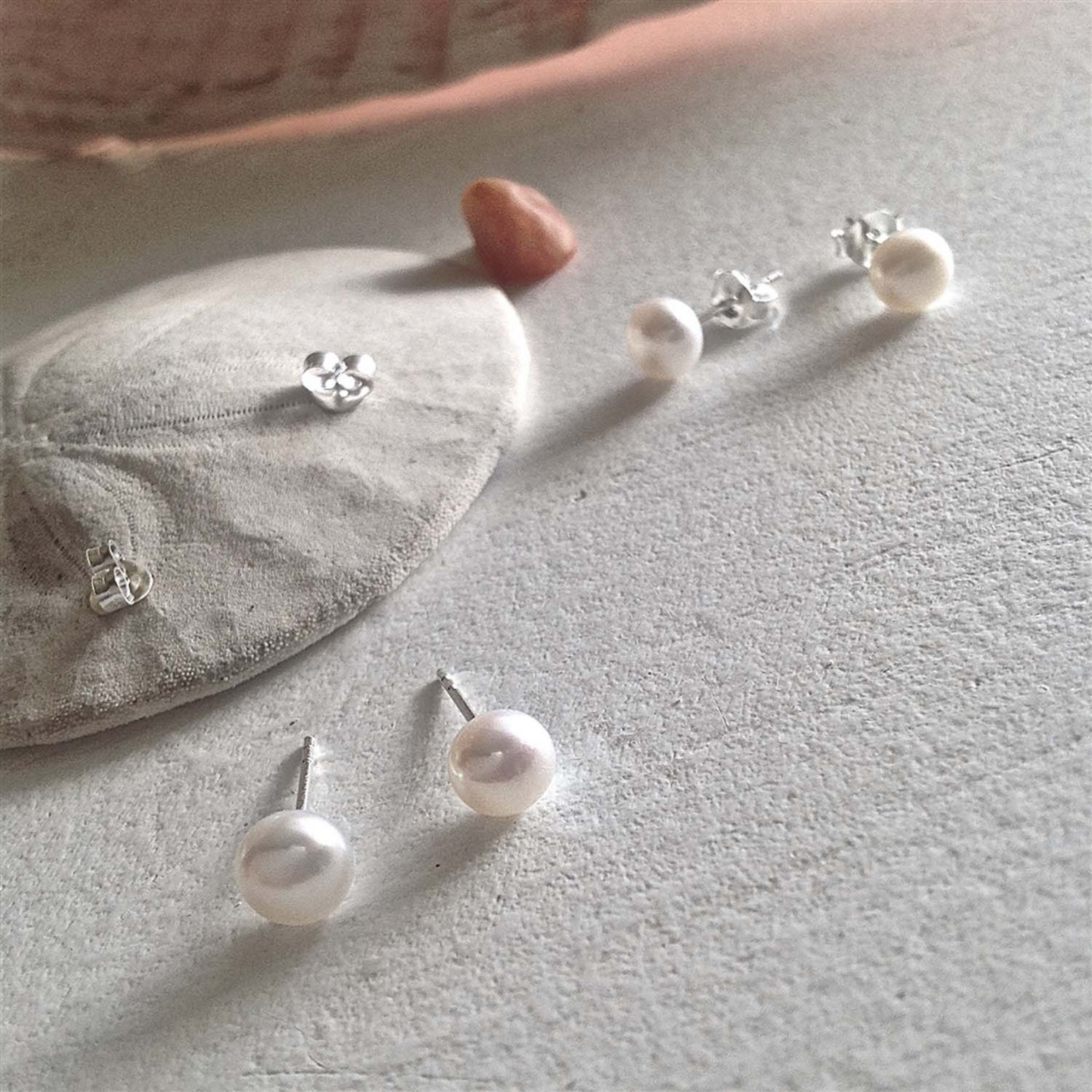 Delphinis Freshwater Pearl Stud Earrings
