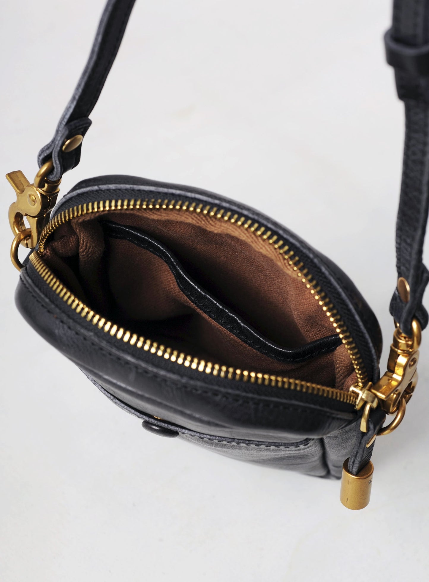 Snappi Sling Bag