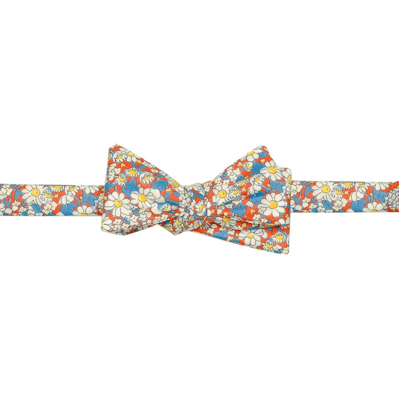 Pomp & Ceremony Bow Tie