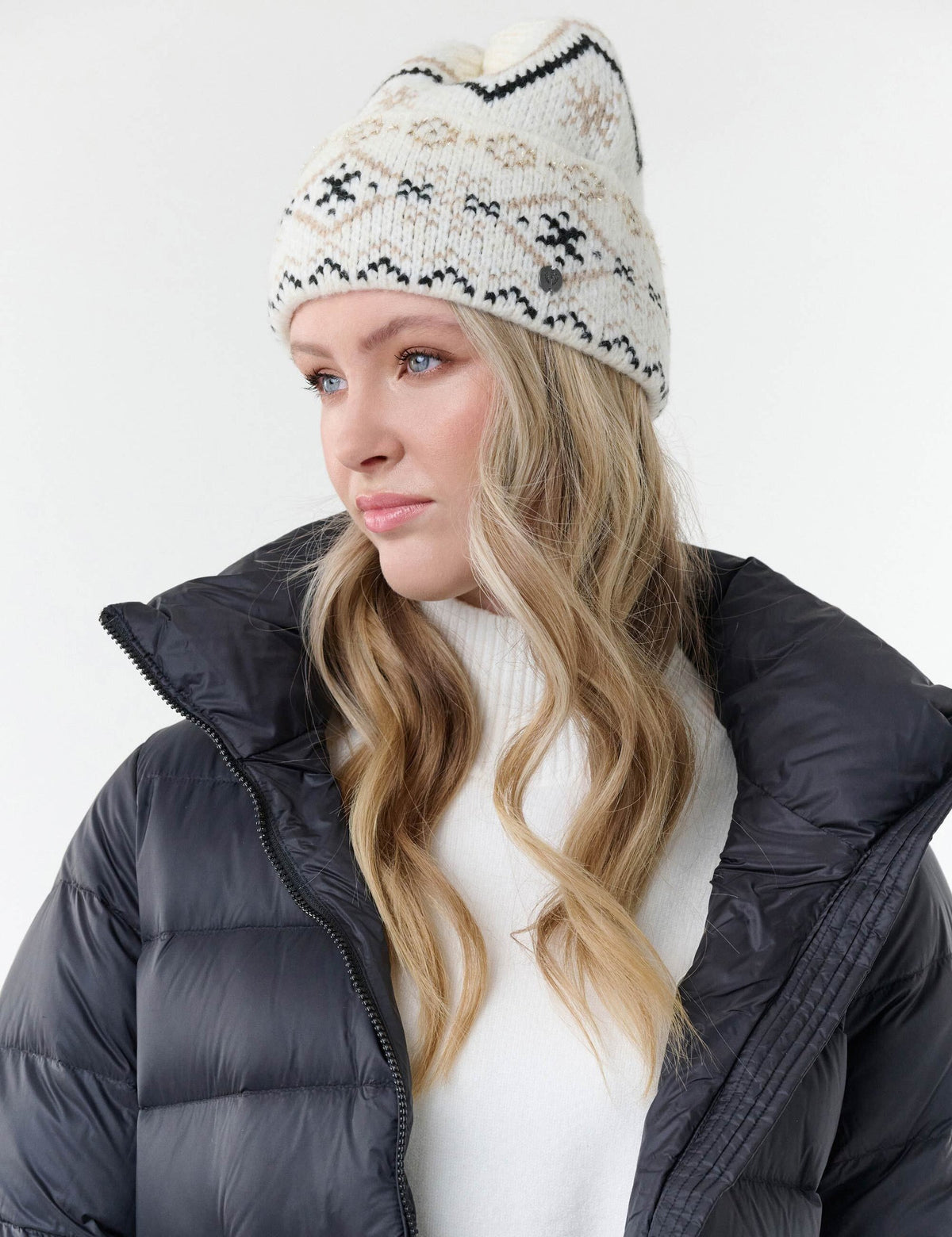Knitted Beanie Pom Pom Black
