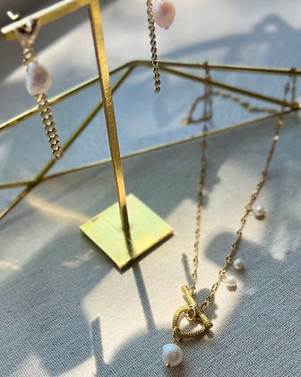 Heart-shaped Toggle Necklace
