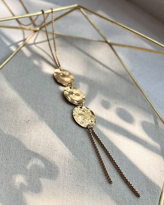 Wavy Disc Necklace