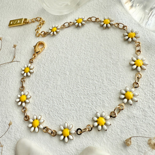 "Daisy Jane" Flower Chain Bracelet