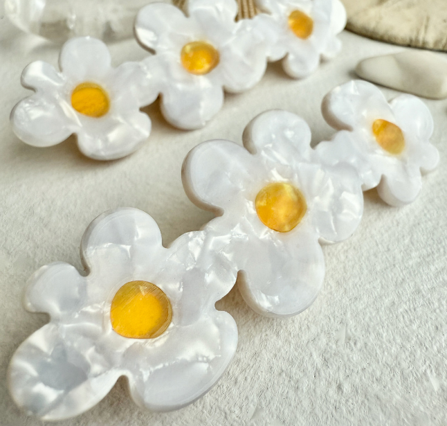 Bellis Triple Flower Hair Clip