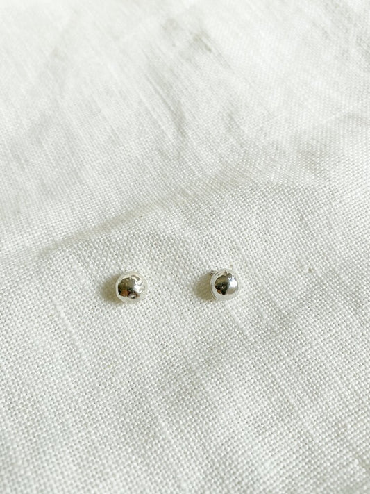 Pebble Studs