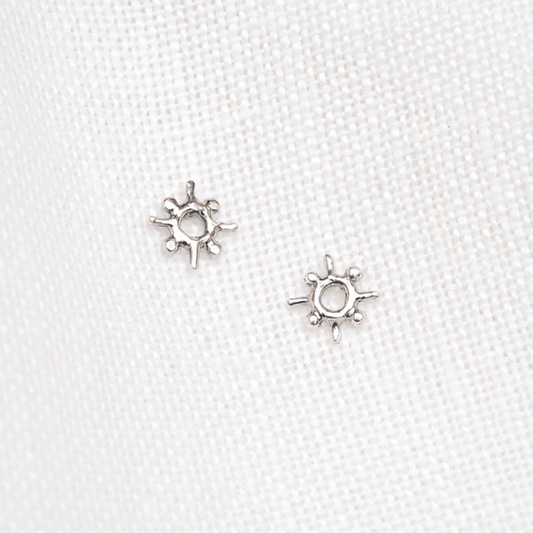 Nomad Studs
