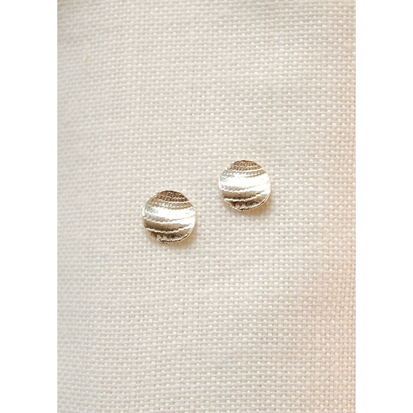 Nosara Studs